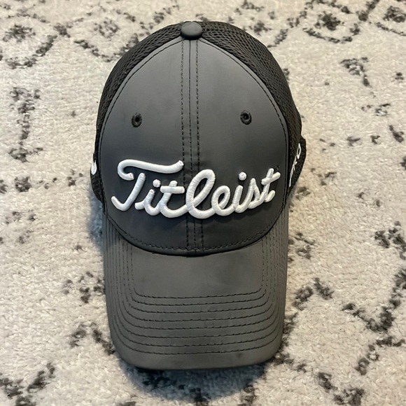 Titleist Other - titleist footjoy golf hat